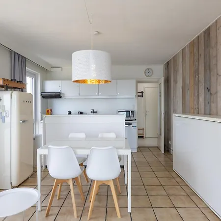 Apartment One-bedroom On The Seafront
