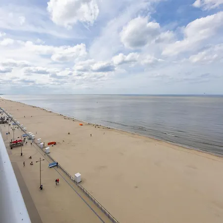 One-bedroom On The Seafront Apartment *